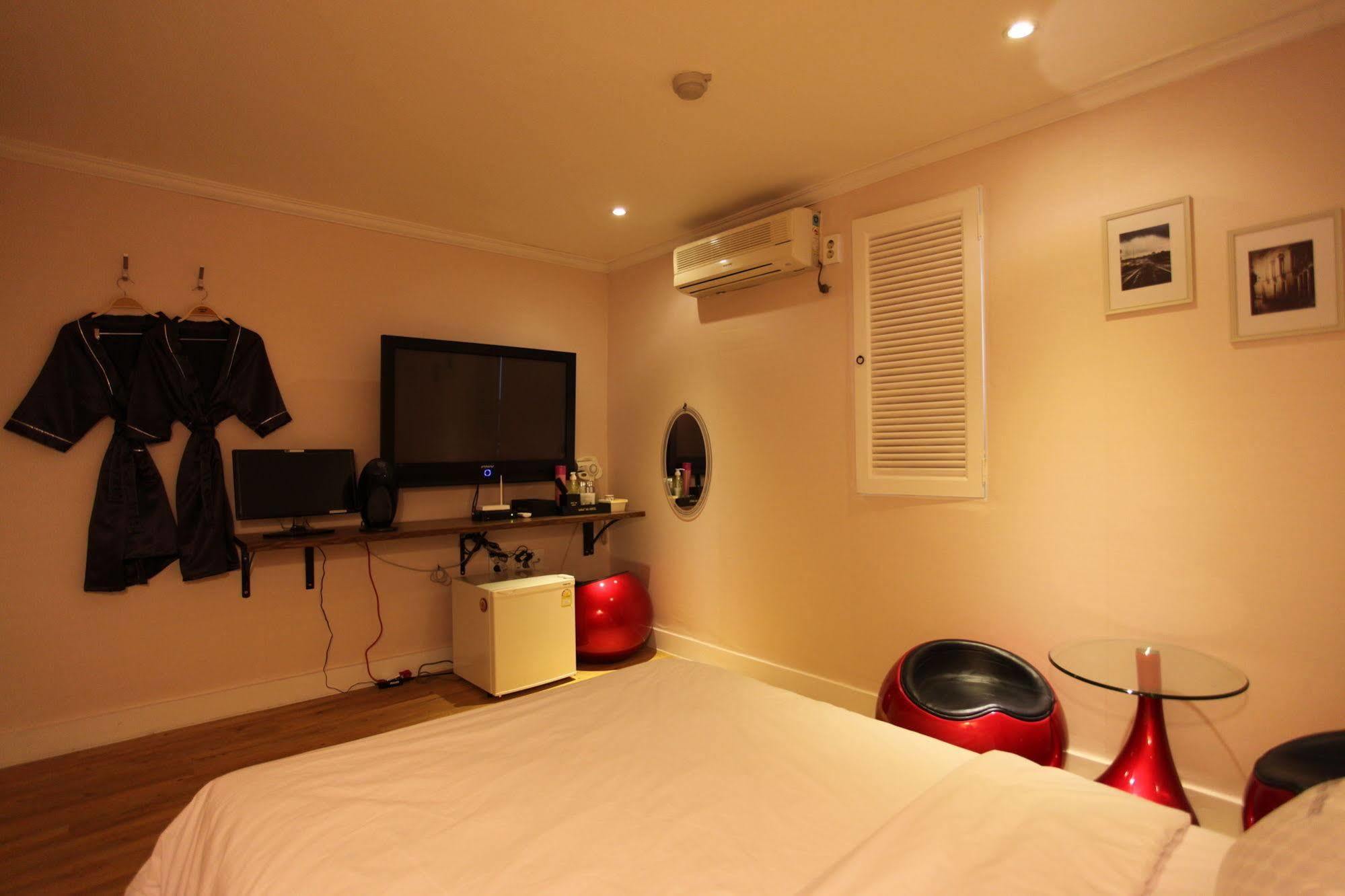 סיאול Hotel Goguma Shinchon מראה חיצוני תמונה